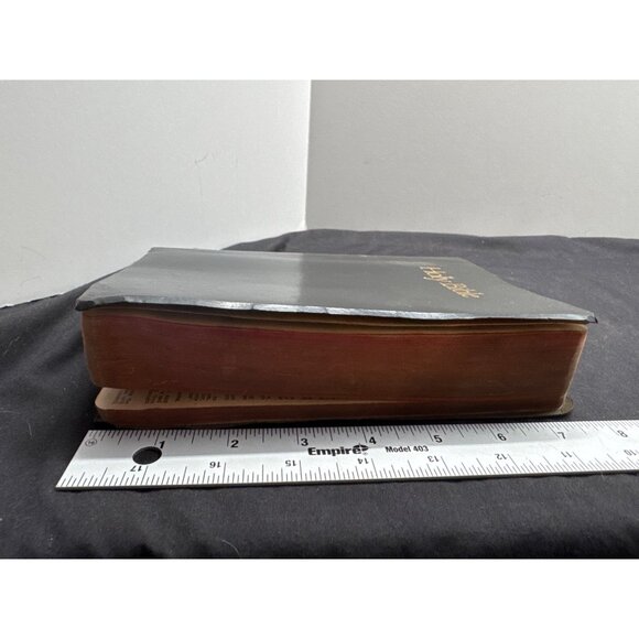 The Holy Bible King James Version Regency Edition READ Red Letter - Picture 8 of 16